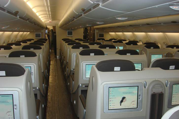 http://www.leblogluxe.com/files/2012/06/a380_2.jpg