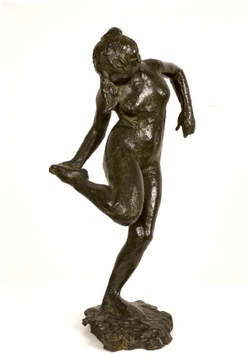 Dancerlookingatrightfoot