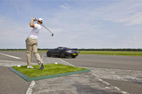 deity-David-Coulthard-catches-golf-ball-at-120mph-1-thumb-550x366.jpg