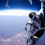 felix-baumgartner-standing-in-his-capsule-about-to-dive